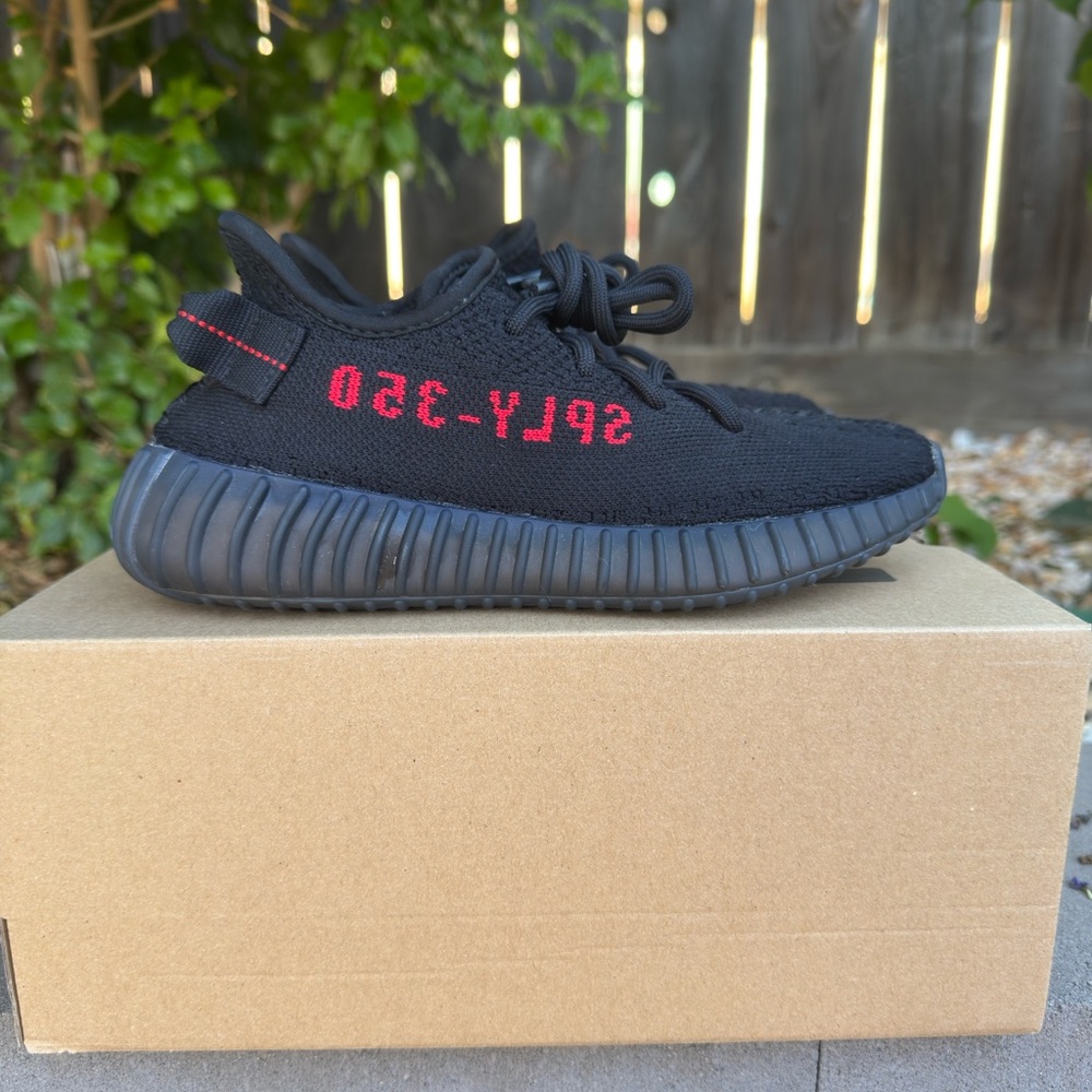 🛑DO NOT BUY🛑 sold elsewhere 
Yeezy Black and Red Boost 350 V2